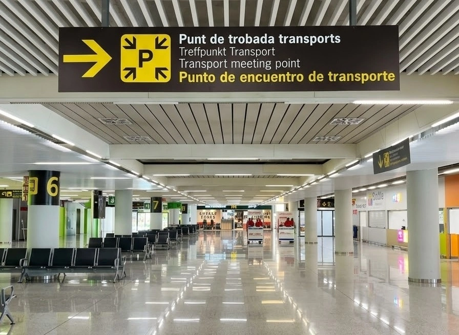 Treffpunkt-Transport-Beschilderung im Terminal