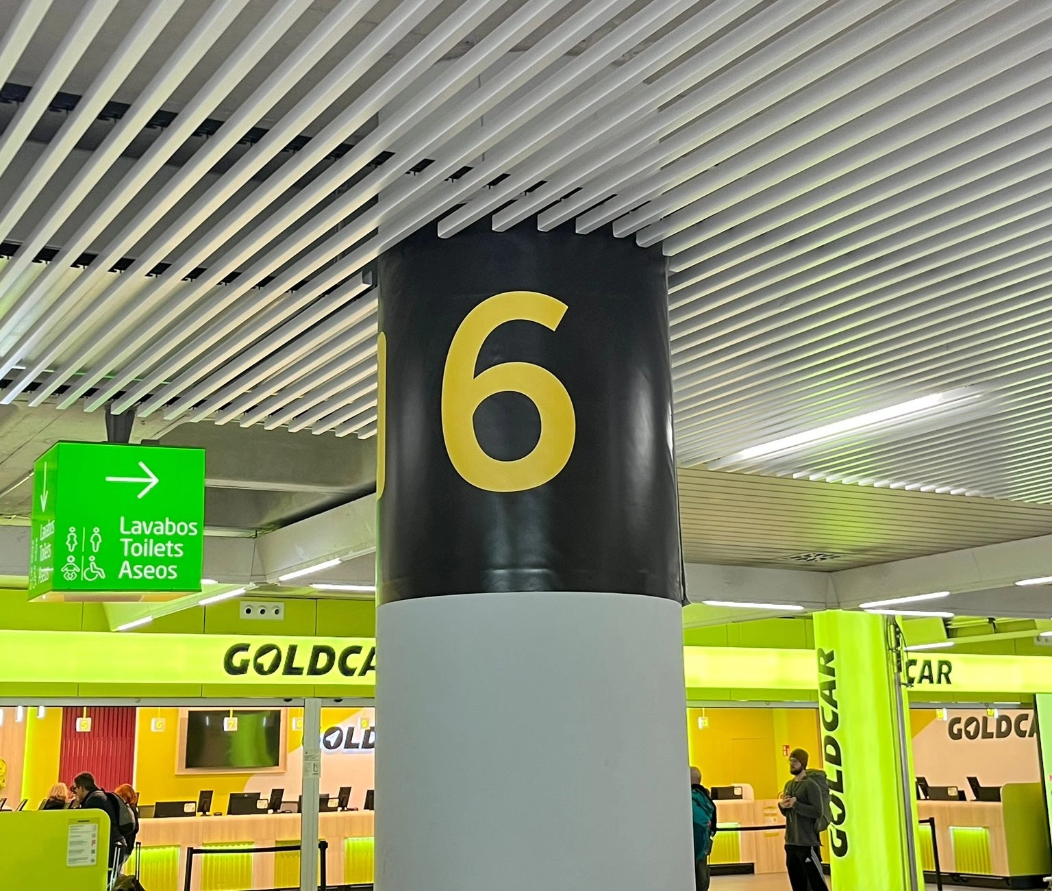 Säule 6 am Flughafen Mallorca